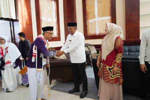 Lepas 270 JCH Kloter 16 Kabupaten Luwu, Bupati Patahudding Ingatkan Saling Menjaga