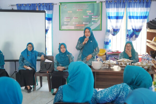 Jelang Lomba Desa Tingkat Provinsi, Ketua TP-PKK Luwu Motivasi Kader Desa Pangi